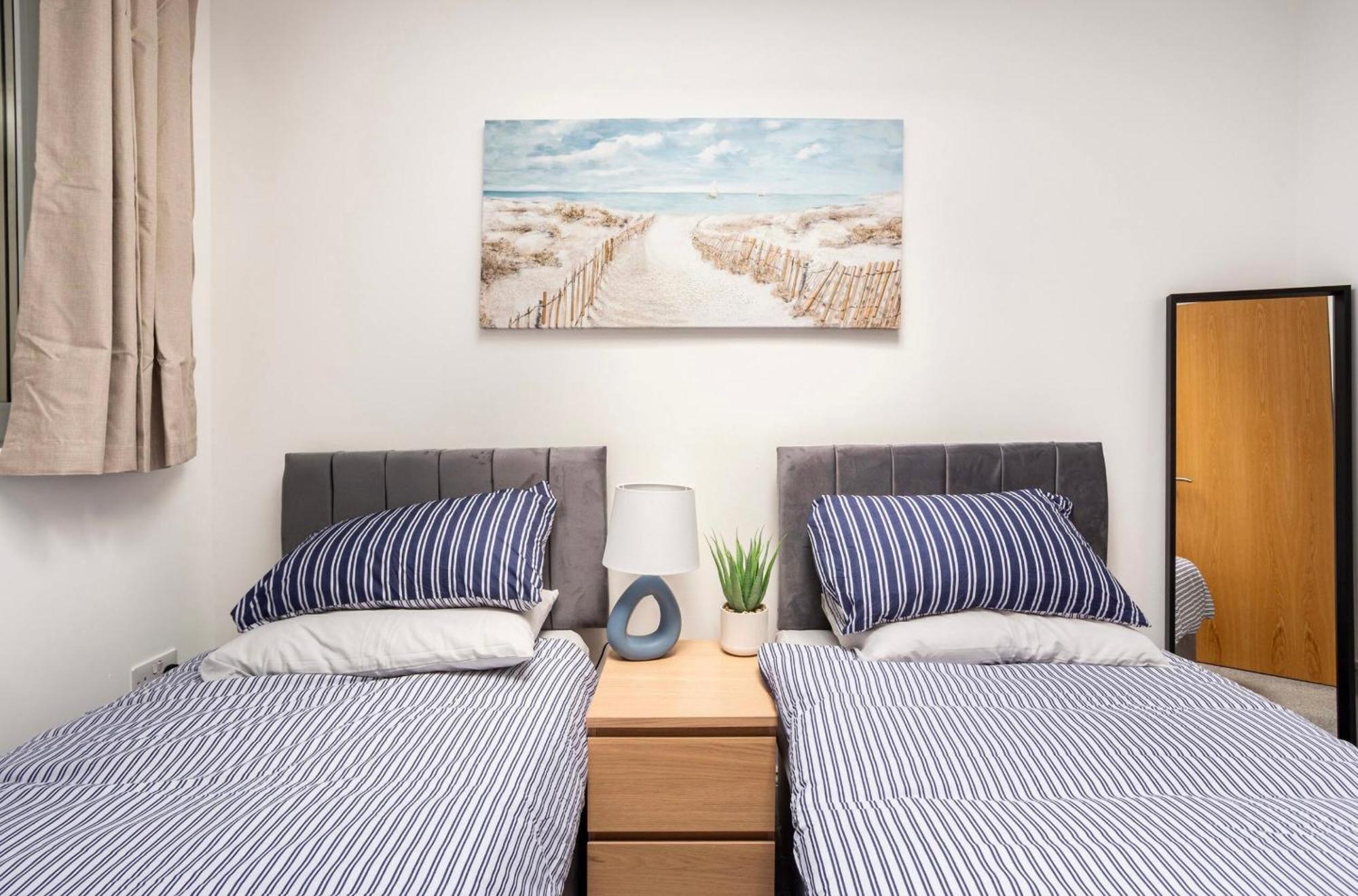 Beautiful 2 Bed Apartment Just Steps To The Beach ويموث المظهر الخارجي الصورة