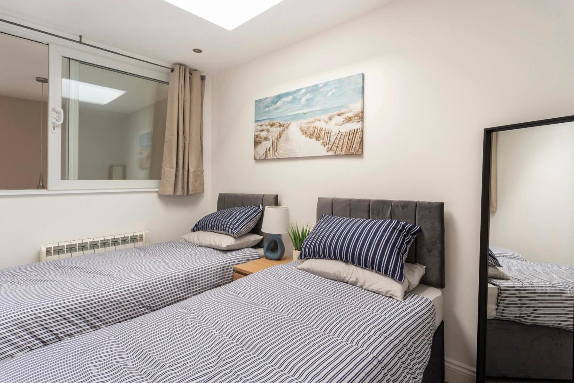 Beautiful 2 Bed Apartment Just Steps To The Beach ويموث المظهر الخارجي الصورة