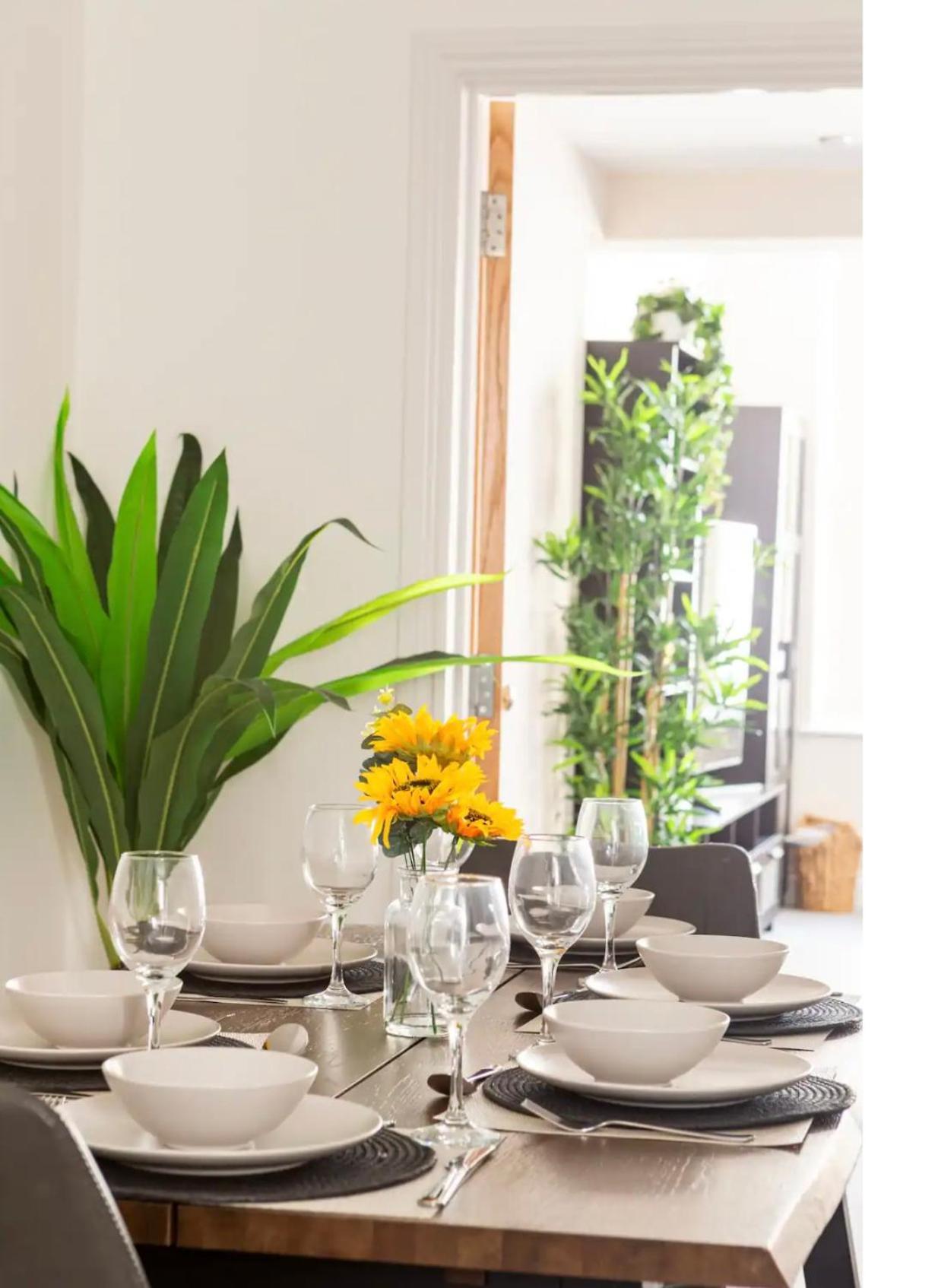 Beautiful 2 Bed Apartment Just Steps To The Beach ويموث المظهر الخارجي الصورة